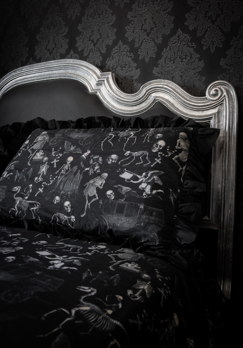 Melancholia Ruffle Bedding Set - UK King